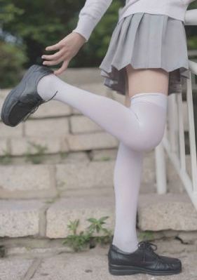 年轻的嫂子在线看