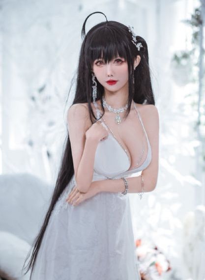 少妇被脱得精光调教